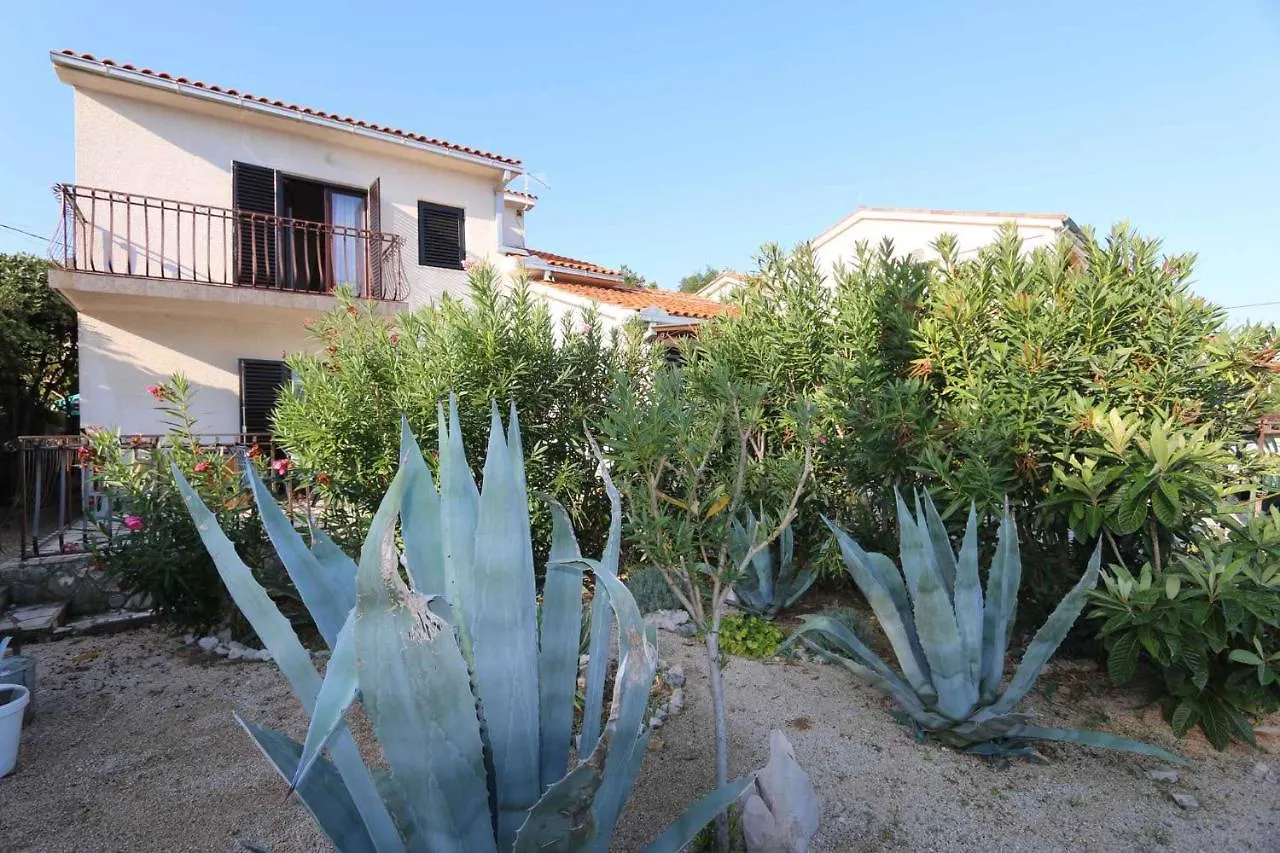 Studio In Silo/Insel Krk 14757 Apartmán